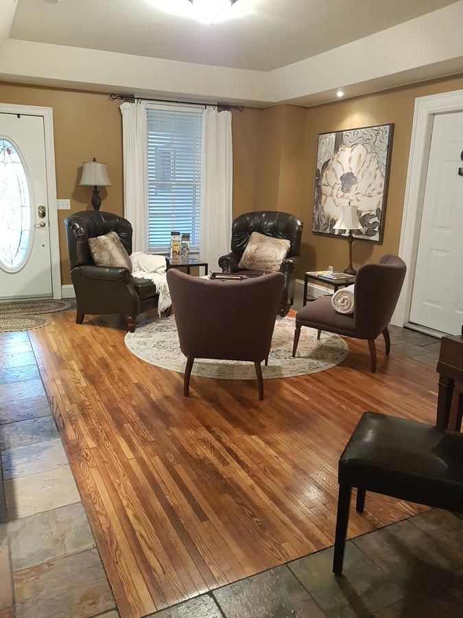 Hellemsfield Inn & Bed And Breakfast Kingsville エクステリア 写真