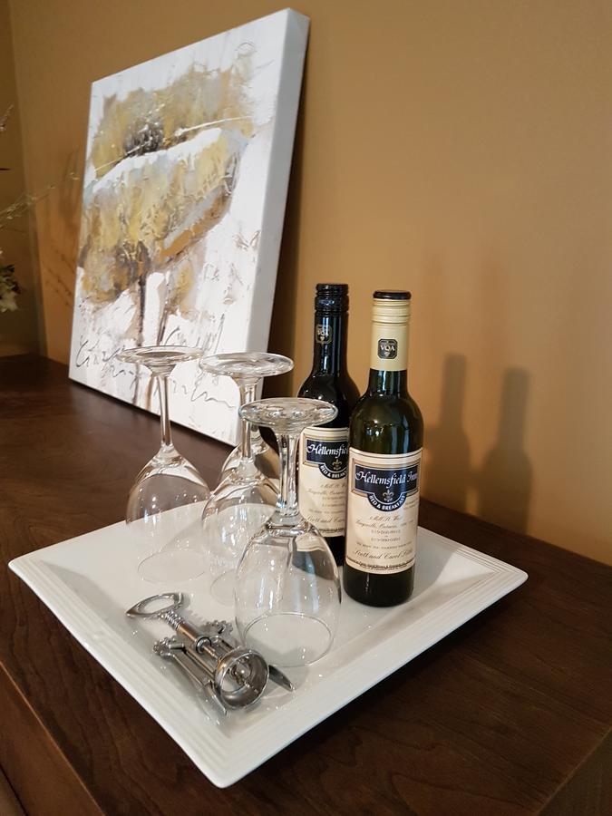 Hellemsfield Inn & Bed And Breakfast Kingsville エクステリア 写真