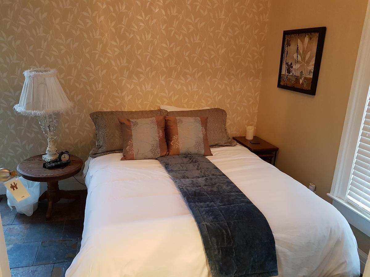 Hellemsfield Inn & Bed And Breakfast Kingsville エクステリア 写真