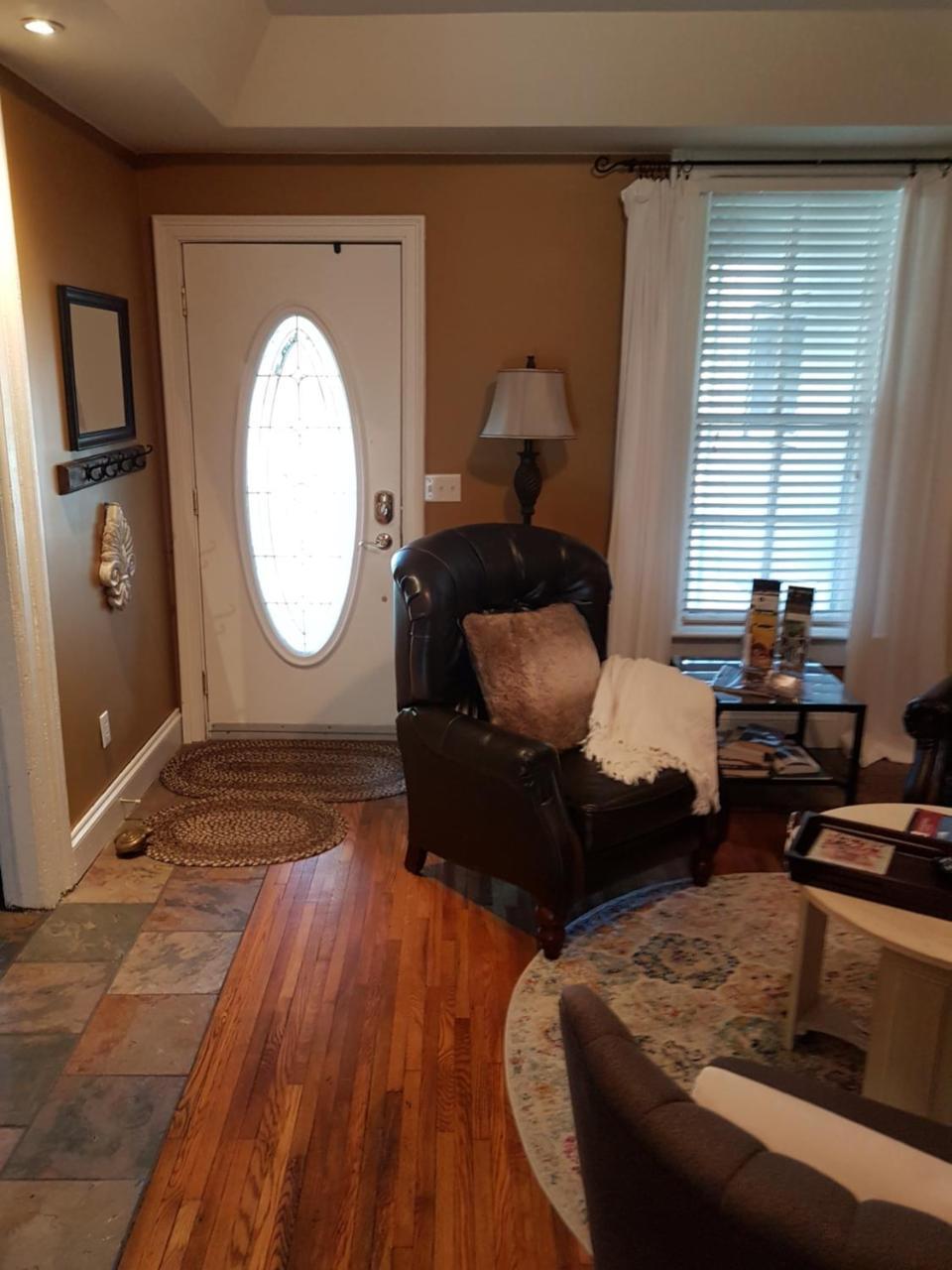 Hellemsfield Inn & Bed And Breakfast Kingsville エクステリア 写真